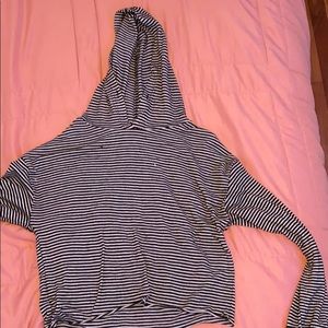 Hooded crop top shirt